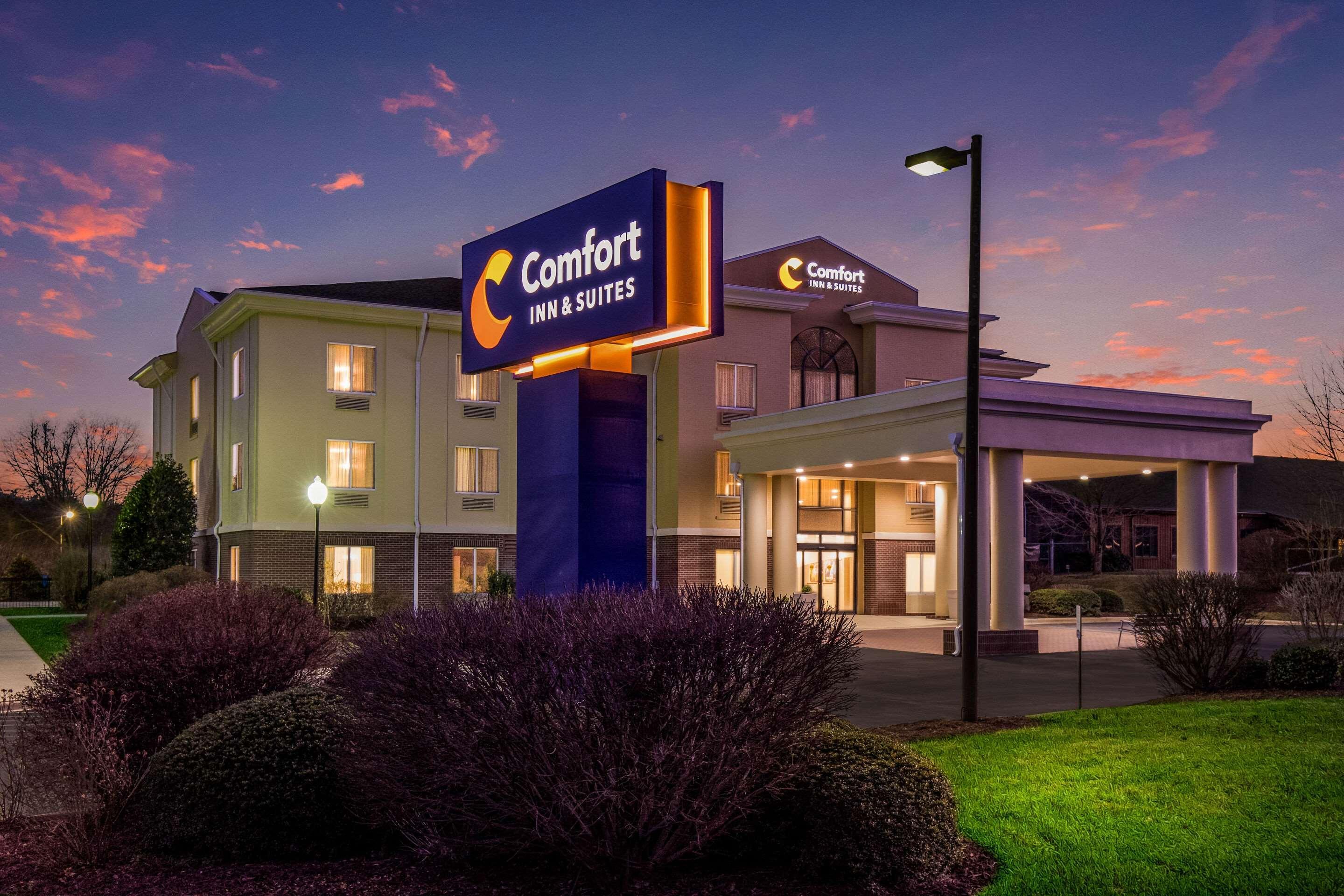 Comfort Inn & Suites Бревърд Екстериор снимка